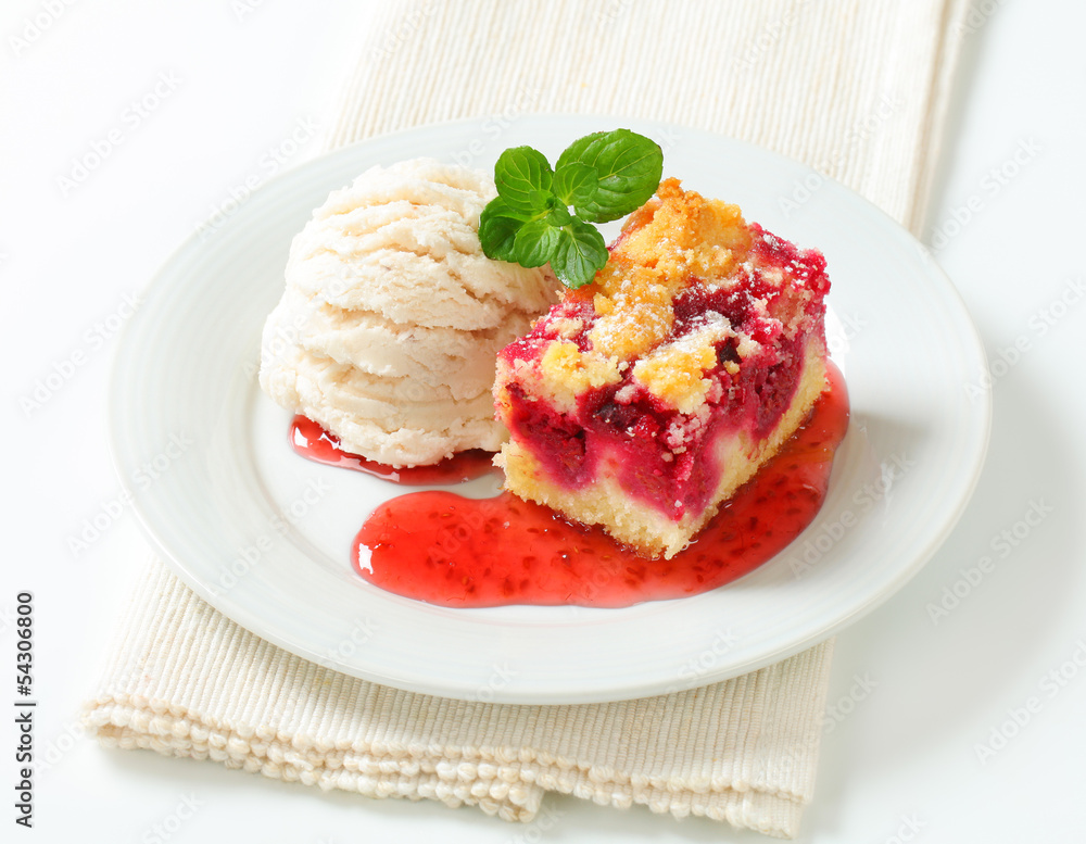 Berry fruit crumble slice with ice cream Berry fruit crumble slice with ice cream