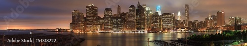 Manhattan skyline © pipil7385