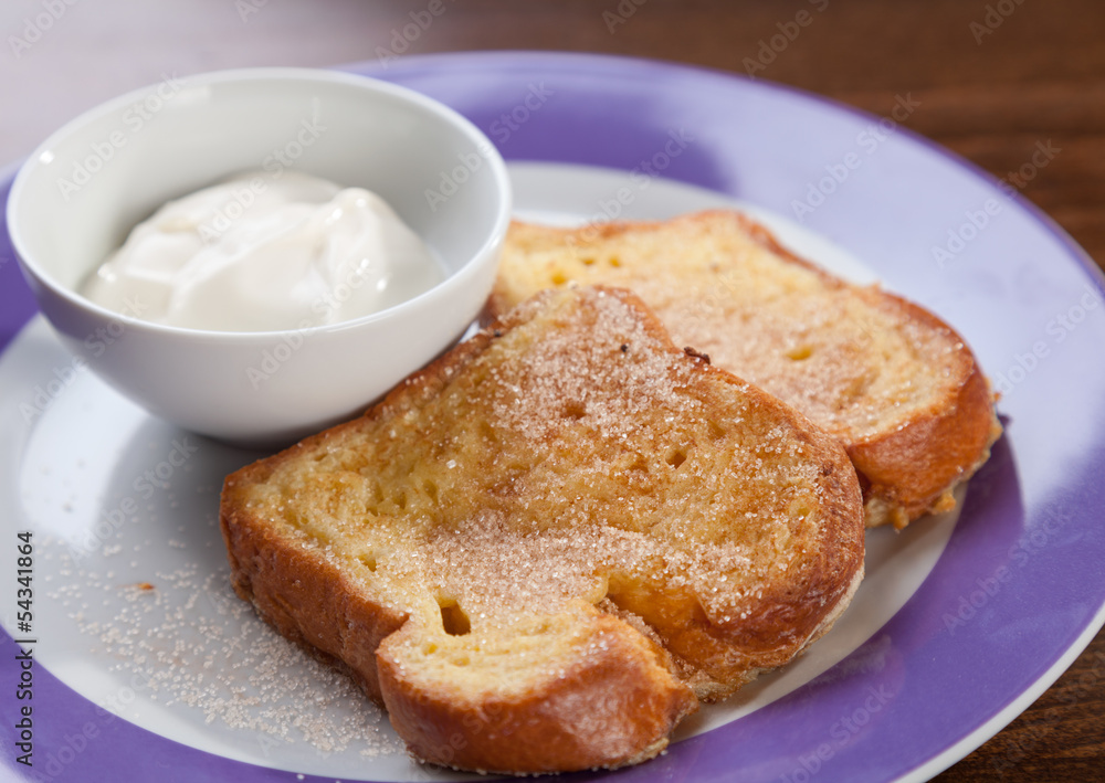 French toast with yogurt