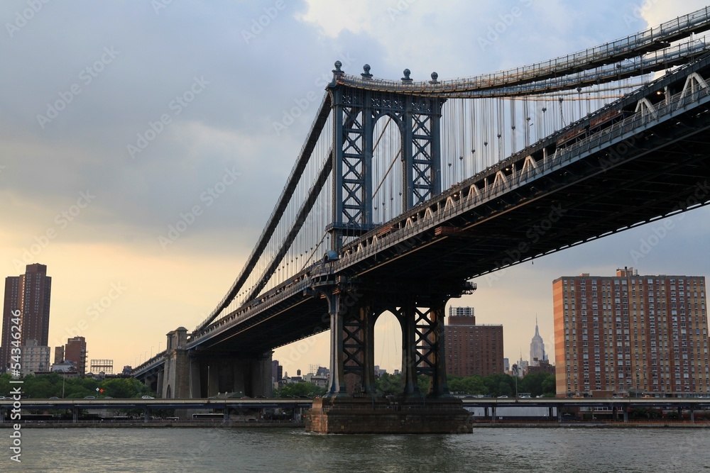 Obraz premium Manhattan Bridge sunset