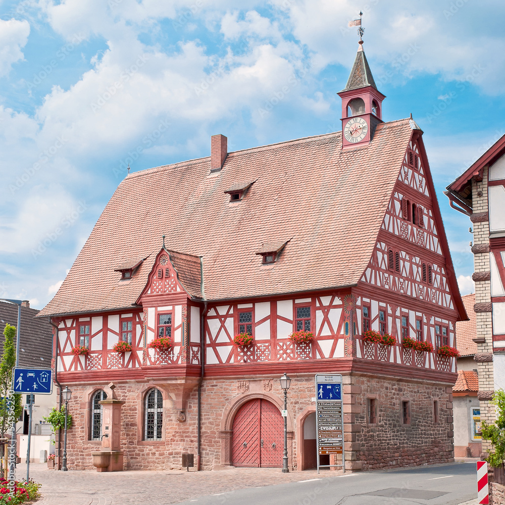 Obraz premium Historisches Rathaus in Großheubach im Spessart
