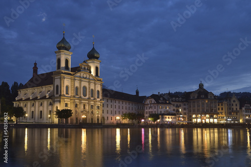 Lucerna fiume Reuss e Chiesa dei Gesuiti