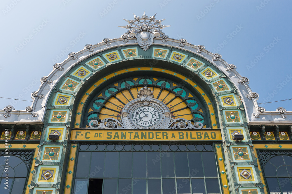 Obraz premium Facade of Abando railway station in Bilbao (Spain)