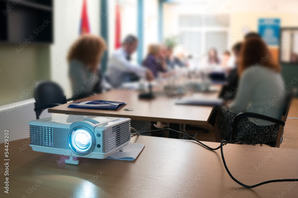 projector at business meeting - obrazy, fototapety, plakaty 