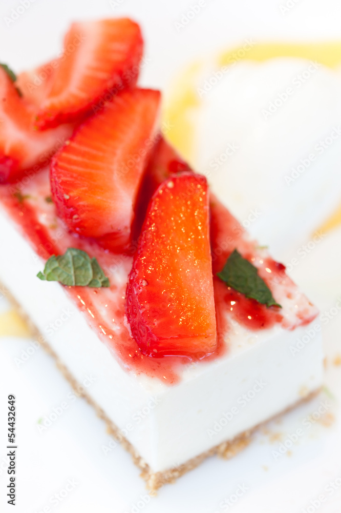 Tarta de queso y fresas