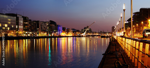 Photos South bank of the river Liffey at Dublin City Center at night