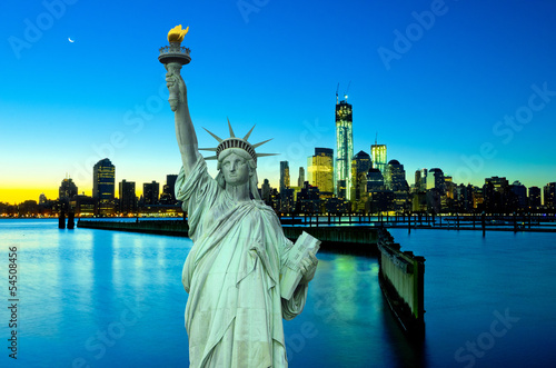 New York skyline and Liberty Statue, NY, USA © surangaw