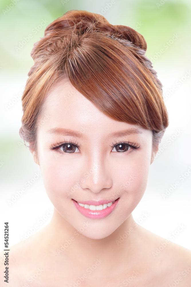Naklejka premium woman with beauty face and perfect skin
