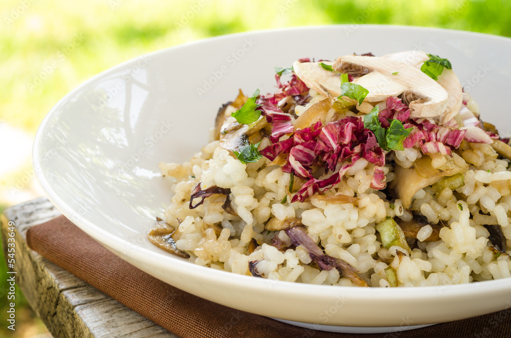 Rice with mushrooms, zucchini, radicchio and parsley Rice with mushrooms, zucchini, radicchio and parsley