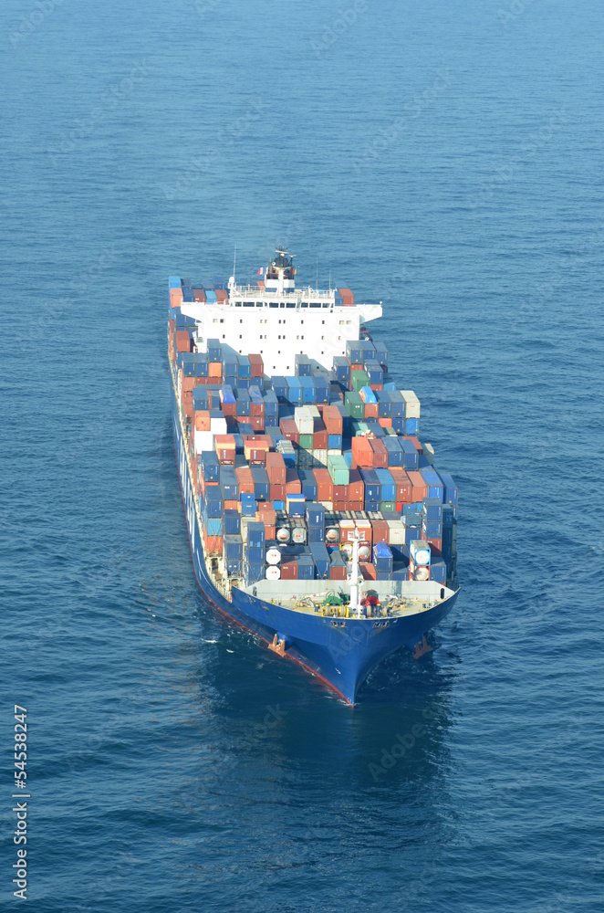 Fototapeta premium cargo en attente