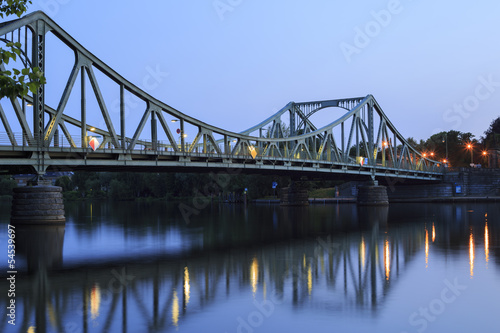 Glienicker Brücke am Abend
