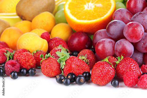 Fototapeta Naklejka Na Ścianę i Meble -  Fresh fruits and berries close up