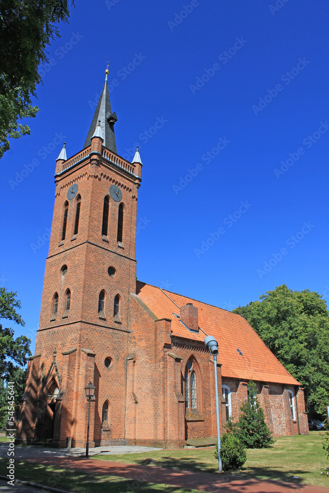 Kirche St. Peter und Paul in Lüdersburg (Niedersachsen)