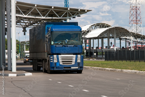 Border crossing checkpoint between Ukraine and Russia