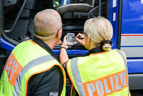 Obraz na płótnie Polizeikontrolle - Kontrolle des Fahrtenschreibers