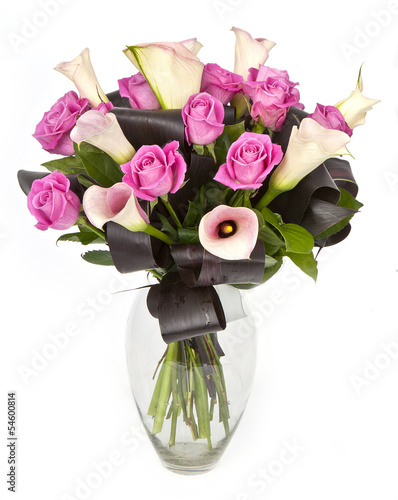 Fototapeta Naklejka Na Ścianę i Meble -  bouquet  in vase isolated on white background