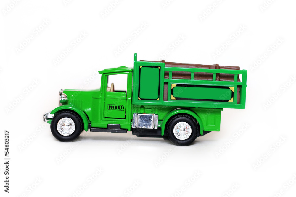 Зеленый игрушечный грузовик