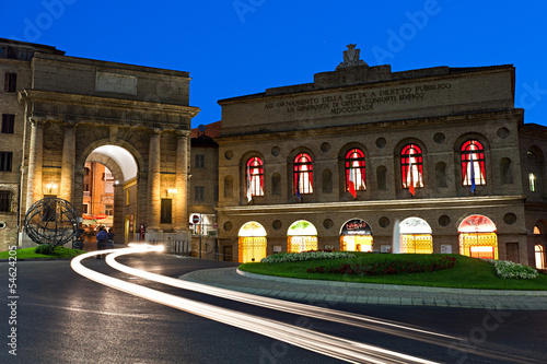 Photos Macerata, lo Sferisterio e la Porta Picena