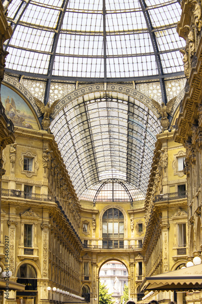 Milano Galleria Vittorio Emanuele color image
