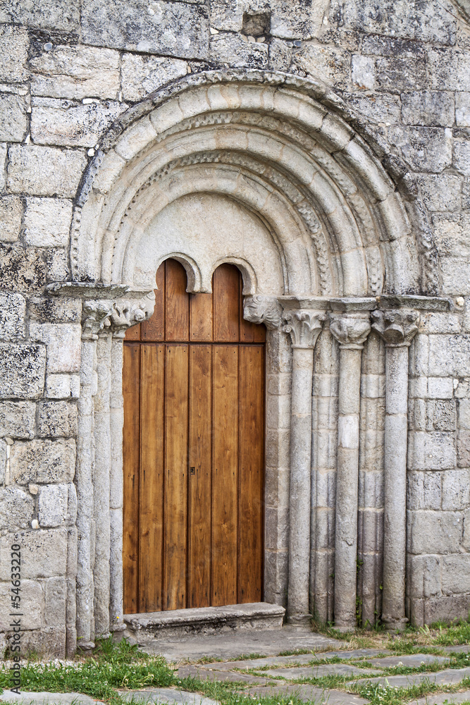 Fototapeta premium Romanic church