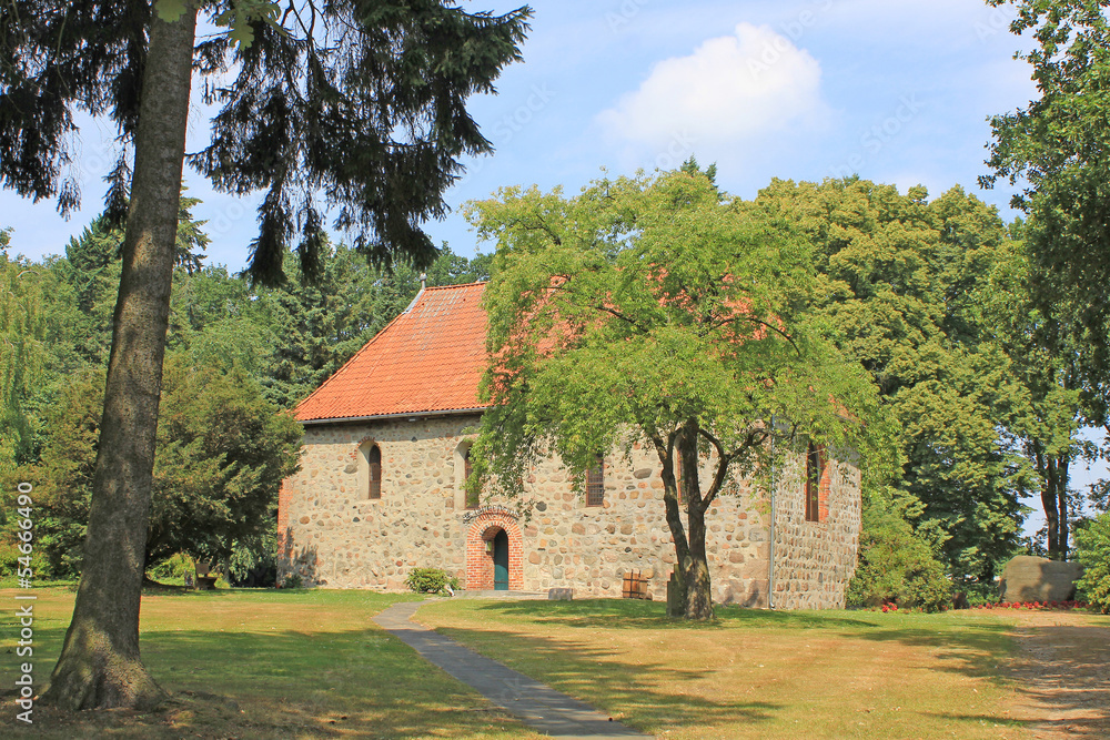 St. Laurentiuskapelle in Dahlenburg (1250, Niedersachsen) St. Laurentiuskapelle in Dahlenburg (1250, Niedersachsen)