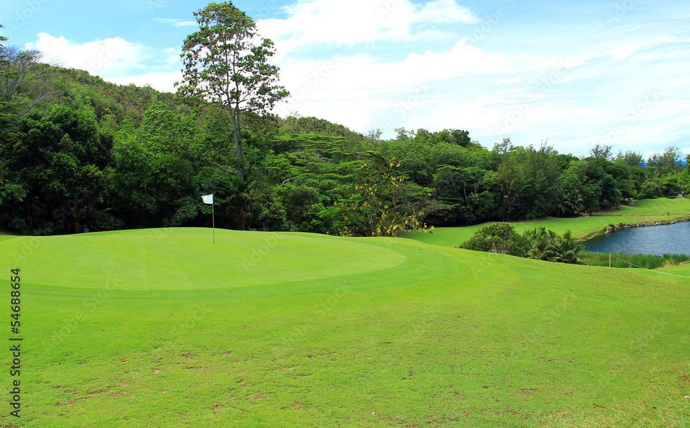 Parcours d'un golf dix-huit trous