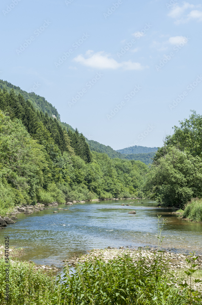 Flusslauf Doubs, zwischen Saint Ursanne und Soubey, Jura