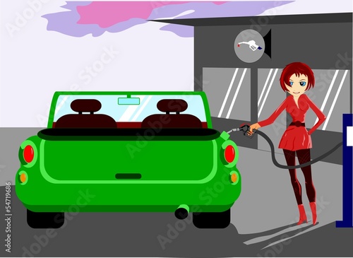 Frau an der Tankstelle