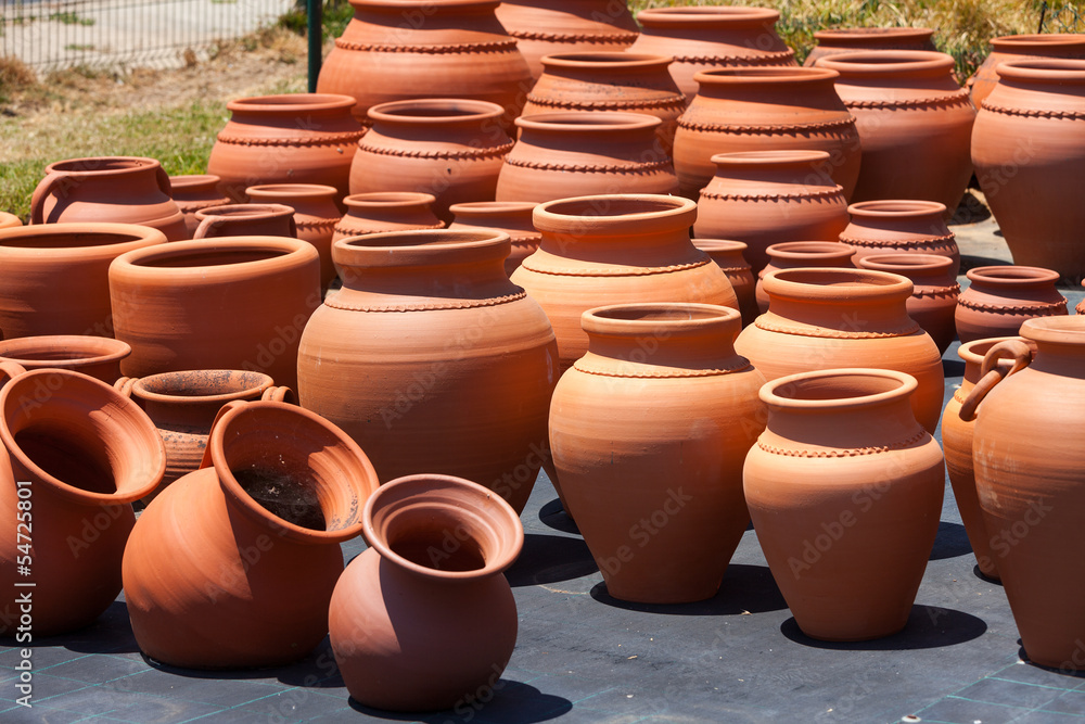 ceramic pots in market