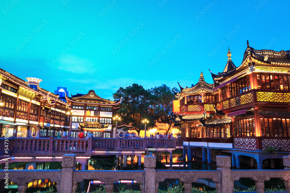 shanghai yuyuan at dusk shanghai yuyuan at dusk
