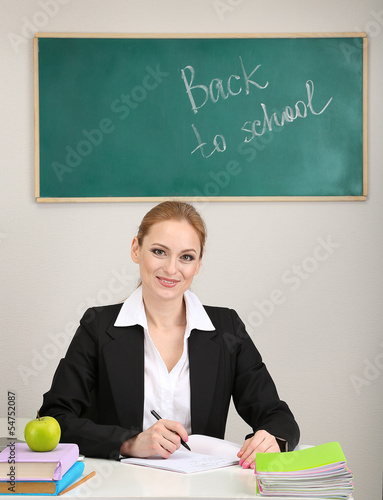 Portrait of teacher woman w...