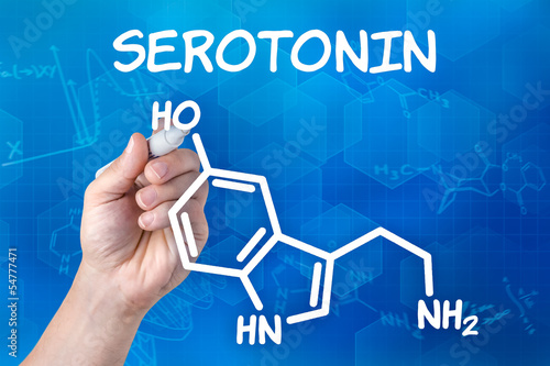 Hand zeichnet chemische Strukturformel von Serotonin photo