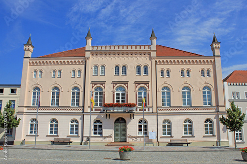 Rathaus Sternberg in Tudorgotik (1850, Mecklenburg)