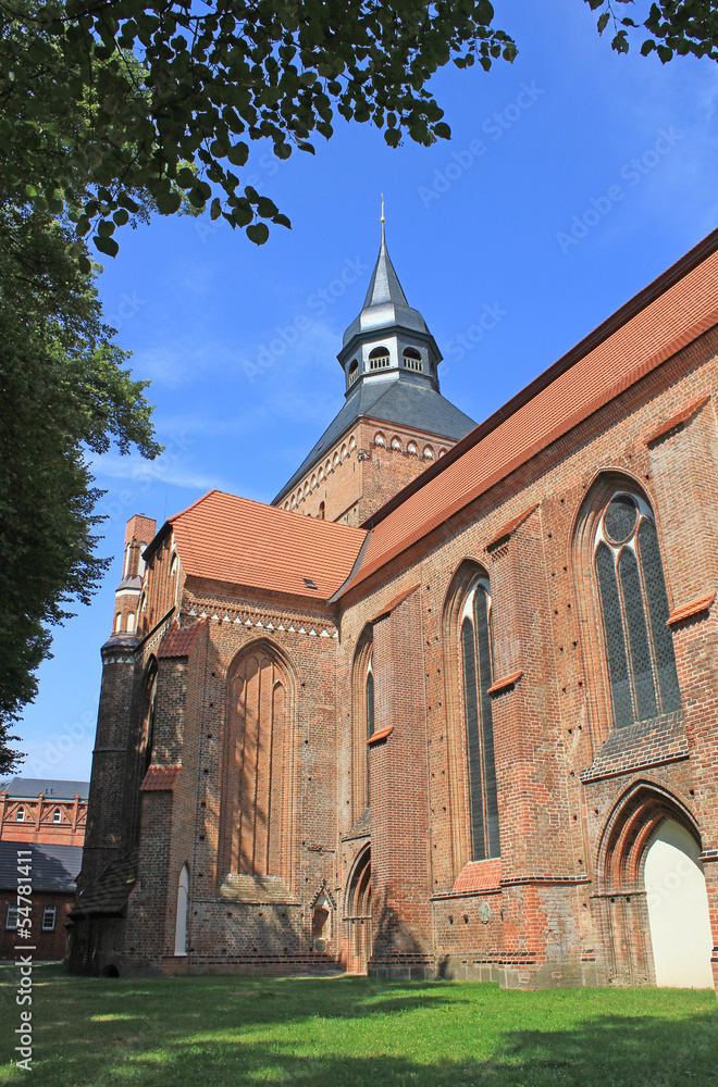 Sternberg: Stadtkirche St. Maria und St. Nikolaus (Mecklenburg) Sternberg: Stadtkirche St. Maria und St. Nikolaus (Mecklenburg)