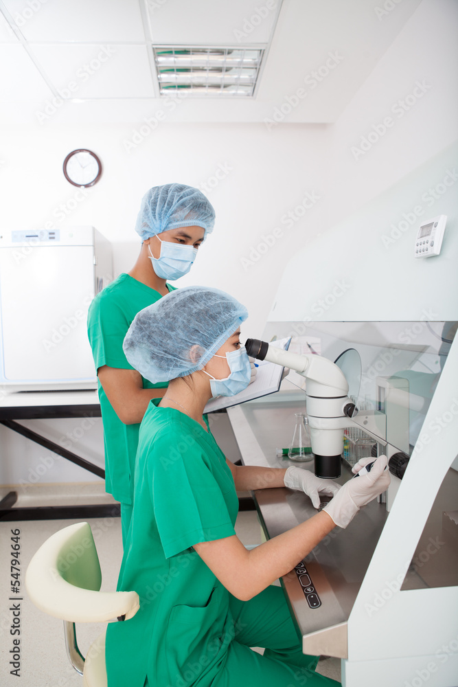 Obraz premium In the modern laboratory