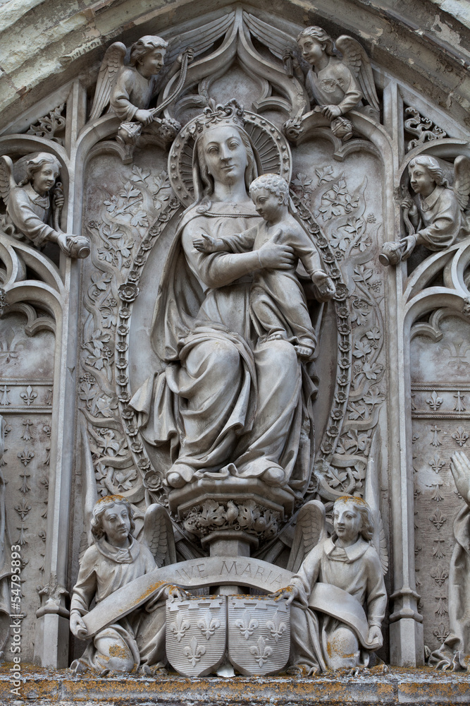 Amboise - Gothic carving on the Chapel of Saint-Hubert