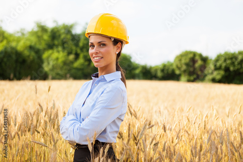 Female architect inside a wheat field © Francesco83