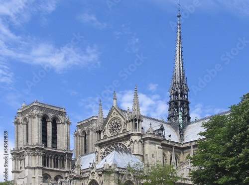 Notre Dame in Paris © sassenfeld