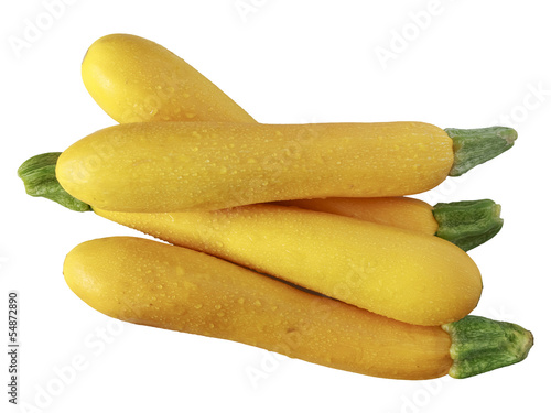 légume, courgettes jaunes lavées sur fond blanc