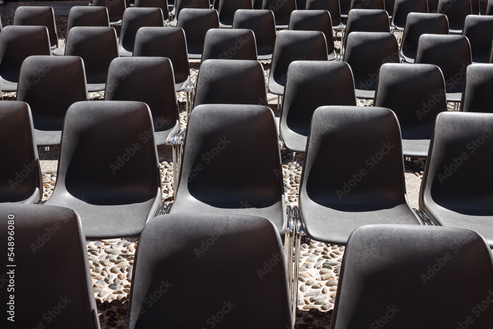 Obraz premium Empty chairs in a row