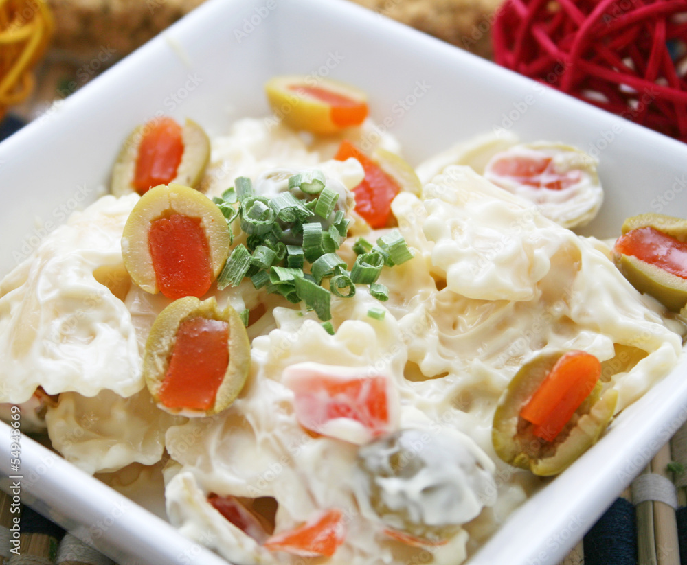 Nudelsalat mit Oliven Nudelsalat mit Oliven