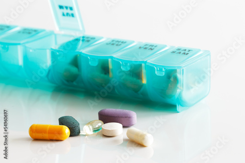 Billede på lærred A weekly container of tablets, vitamins etc
