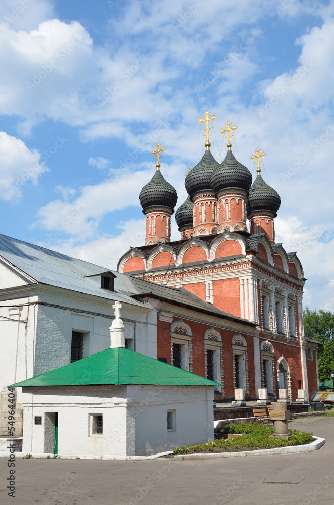 Высоко-петровский монастырь в Москве.