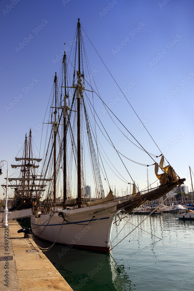sailing ship Port