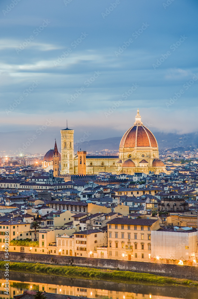 Fototapeta premium The Basilica di Santa Maria del Fiore in Florence, Italy