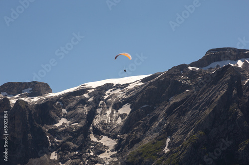 Parapente vers le glacier