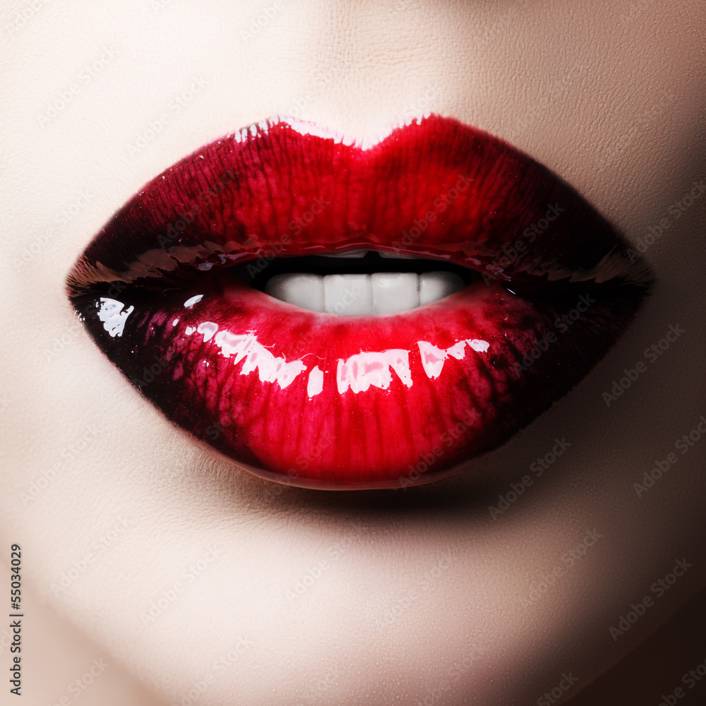 Naklejka premium Passionate red lips
