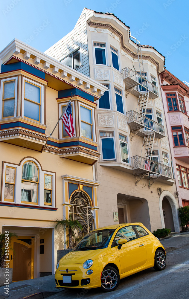 The yellow car in the street of San francisco