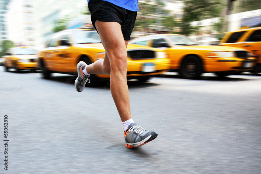 Fototapeta premium Running in New York City - man city runner