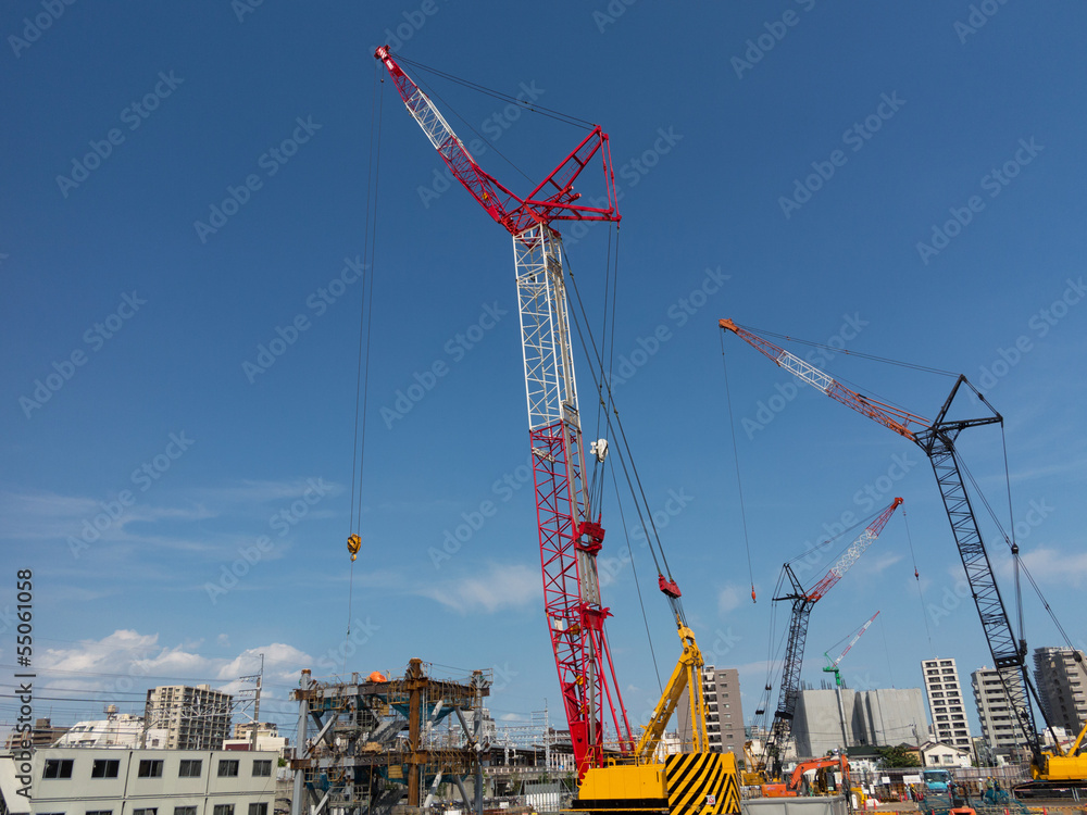 高層マンションの建設現場